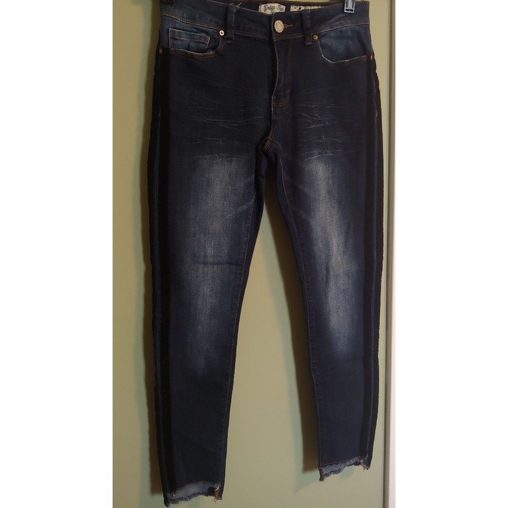 Size 5 Mid-Rise Ankle Jeans